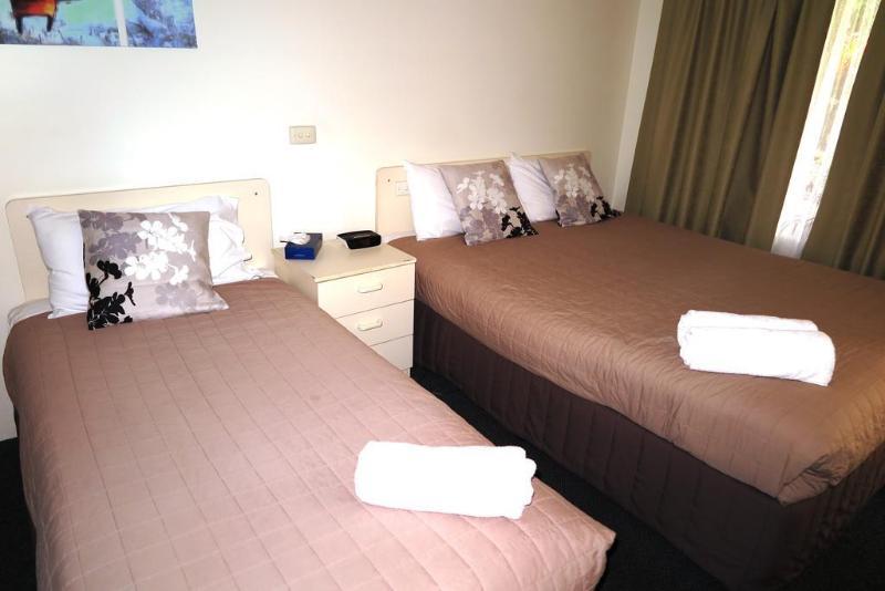 Twin Pines Motel Mooloolaba Exteriör bild