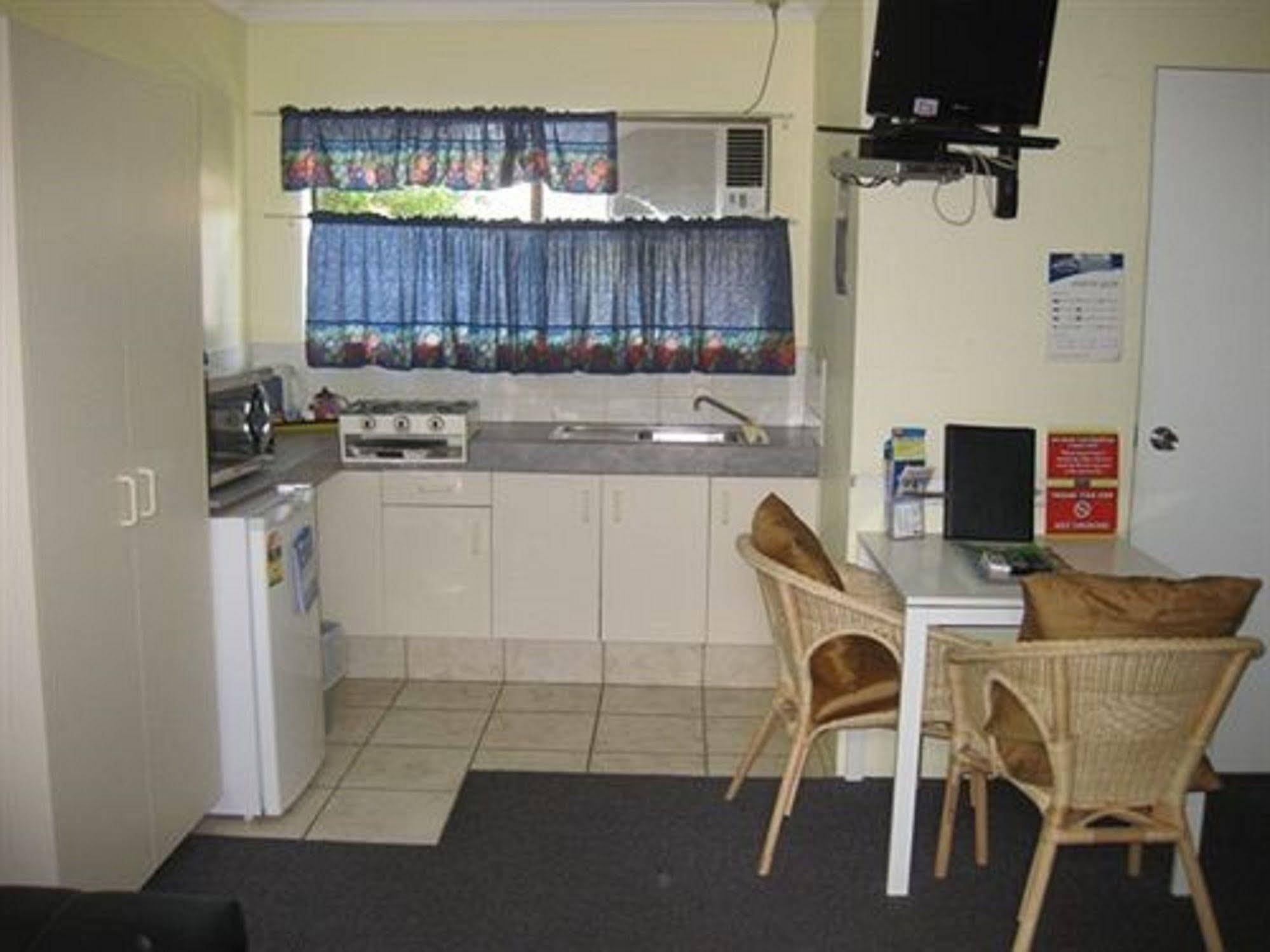 Twin Pines Motel Mooloolaba Exteriör bild